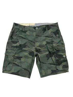 Men's Camouflage Cargo Shorts - Green Camo IRON CO.SIZE 38